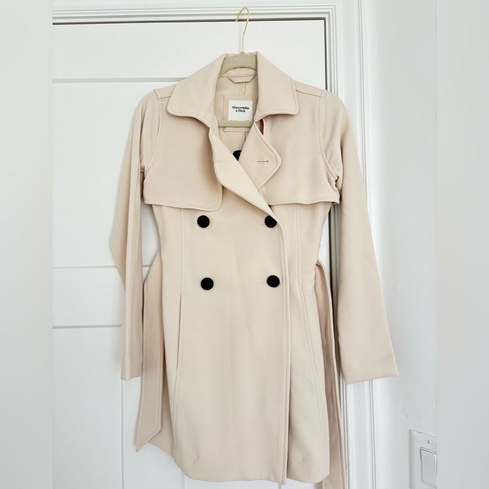 Abercrombie & Fitch Beige Trench Coat